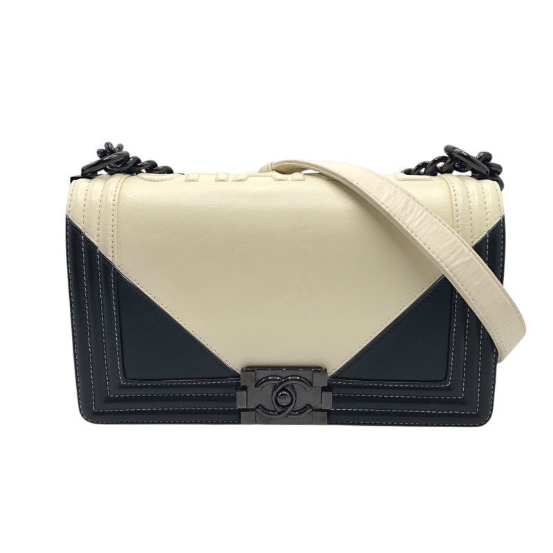 CHANEL 未使用美品レア スモールラウンドショルダーバック 中古 楽天市場】シャネル22 ミニ ハンドバッグ 2WAYチェーン