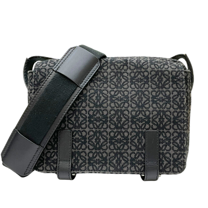 ロエベ LOEWE ミリタリーメッセンジャー B553A72X16 ブラック 