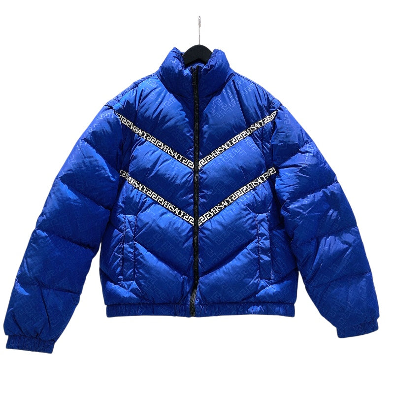 VERSACEダウンジャケット ヴェルサーチ VERSACE 2WAYロゴ総柄ダウンジャケット 2022年 1002749