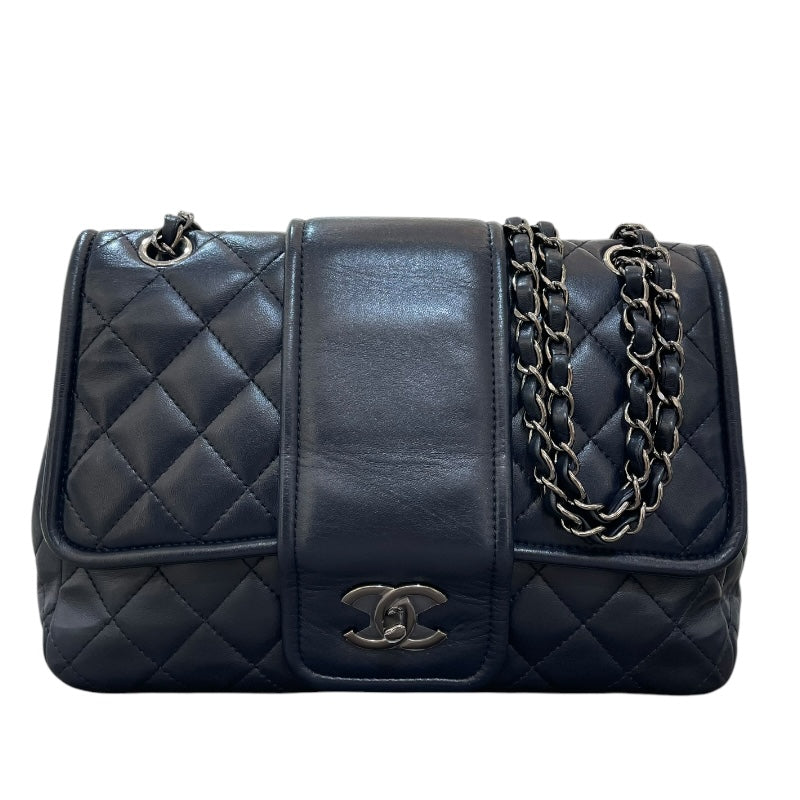 シャネル CHANEL マトラッセチェーンショルダー 21番台 ネイビー/シルバー金具 ラムスキン レディース ショルダーバッグ |  中古ブランドリユースショップ OKURA(おお蔵)