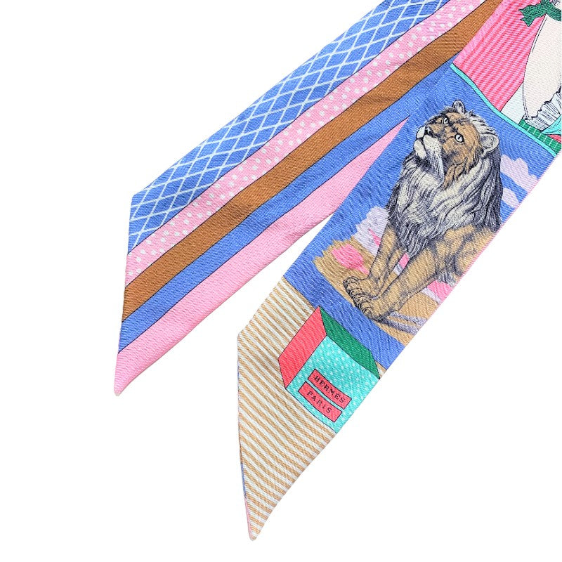 エルメス HERMES ツイリー GRAND THEATRE NO UVEAU ブルー×ピンク シルク100％ レディース スカーフ |  中古ブランドリユースショップ OKURA(おお蔵)