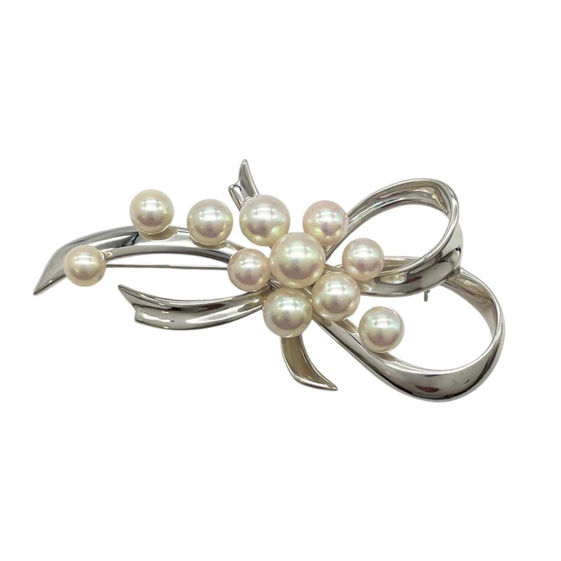 【美品/高品質】タサキ ブローチ ピンバッジ パール 真珠 シルバー セレモニー タサキ TASAKI リボンモチーフ パール ピンブローチ ホワイトゴールド