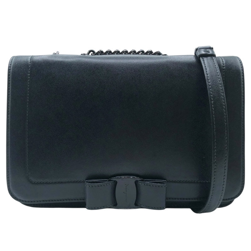 Salvatore Ferragamo フェラガモ　黒　革　メッセンジャーバッグ Salvatore Ferragamo フェラガモ黒革メッセンジャーバッグ