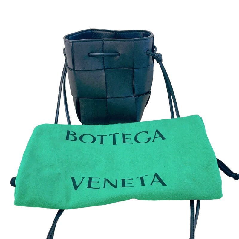 ボッテガ・ヴェネタ BOTTEGA VENETA カセットミニクロスボディバッグ 680217 ブラック ラム レディース ショルダーバッグ