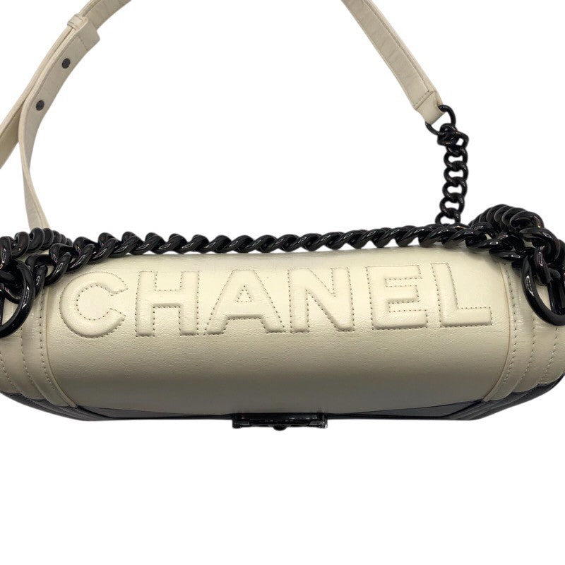 シャネル CHANEL ボーイシャネル25 ブラック/ホワイト カーフ レディース ショルダーバッグ