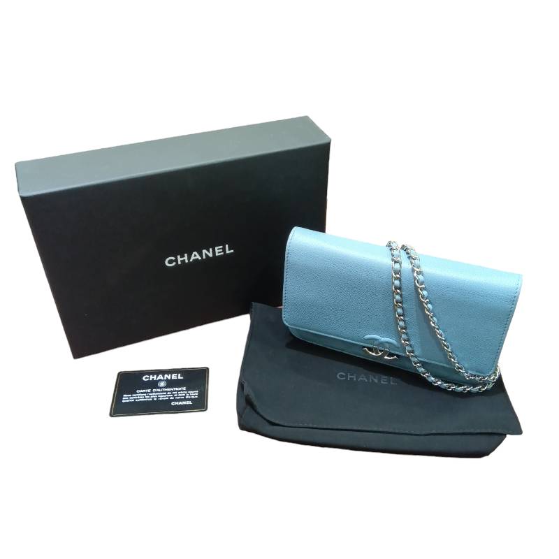 シャネル CHANEL チェーンウォレット ブルー シルバー金具 キャビア 