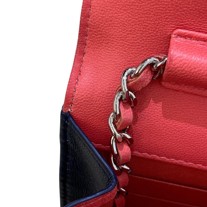 シャネル　三つ折り財布　財布　チェーンウォレット　ショルダーバッグ シャネル CHANEL チェーンウォレット ネイビー カーフ