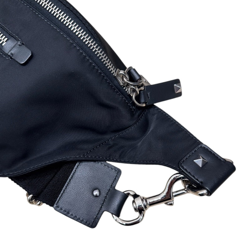ヴァレンティノ VALENTINO VLTHボディバッグ ブラック ナイロン メンズ