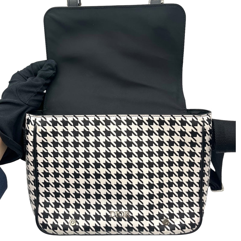 クリスチャン・ディオール Christian Dior メッセンジャーバッグ ブラック×ホワイト シルバー金具 レザー レディース ショルダーバッグ
