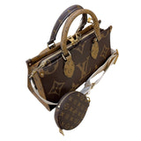 ルイ・ヴィトン LOUIS VUITTON オンザゴーEW M46653 ブラウン　ゴールド金具 モノグラムジャイアントリバース レディース ショルダーバッグ