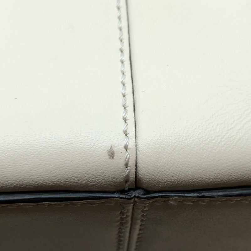 フェンディ FENDI バイザウェイミディアム 8BL148 アイボリー