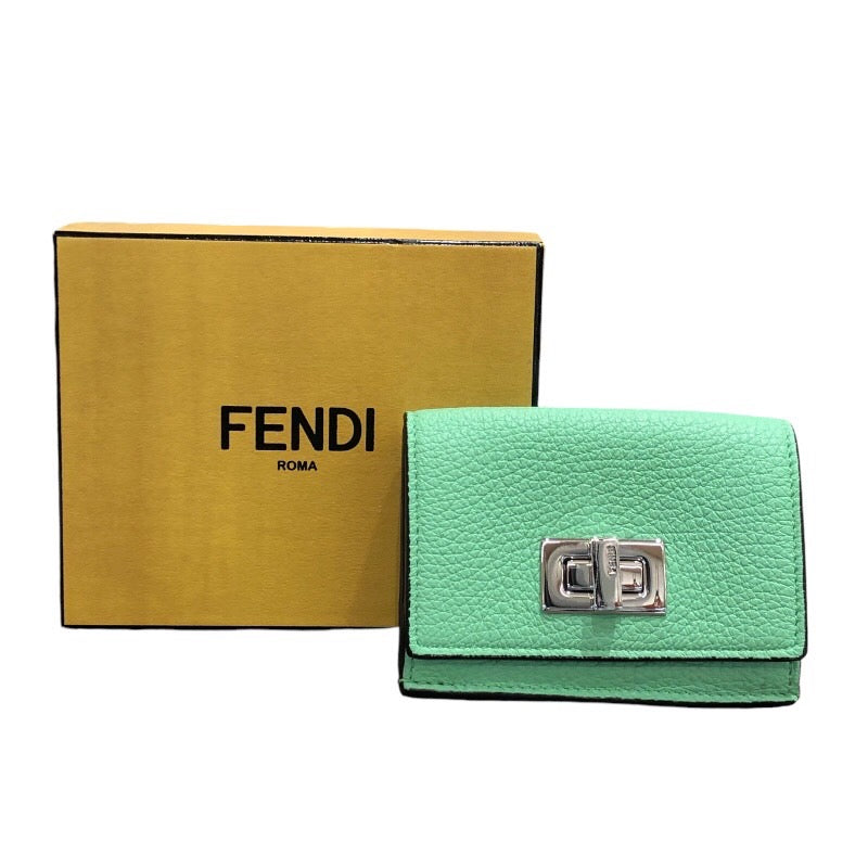 フェンディ FENDI コンパクトウォレット 8M0426 グリーン　シルバー金具 レザー レディース 三つ折り財布