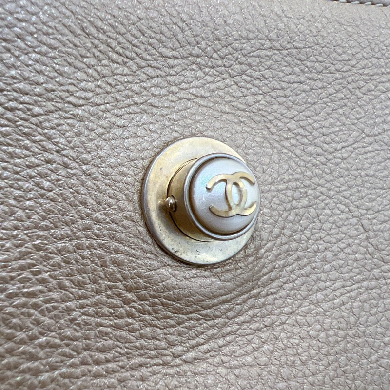 シャネル CHANEL カメリア　チェーンショルダー ブラック　ゴールド金具 ラムスキン レディース ショルダーバッグ