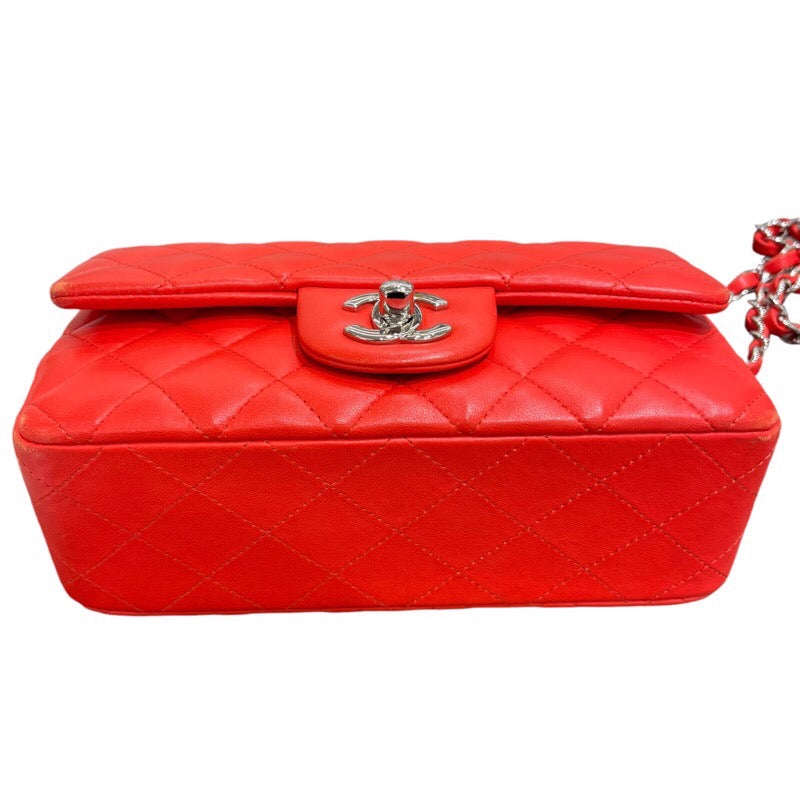 シャネル CHANEL マトラッセ20 A69900 レッド シルバー金具 ラムスキン