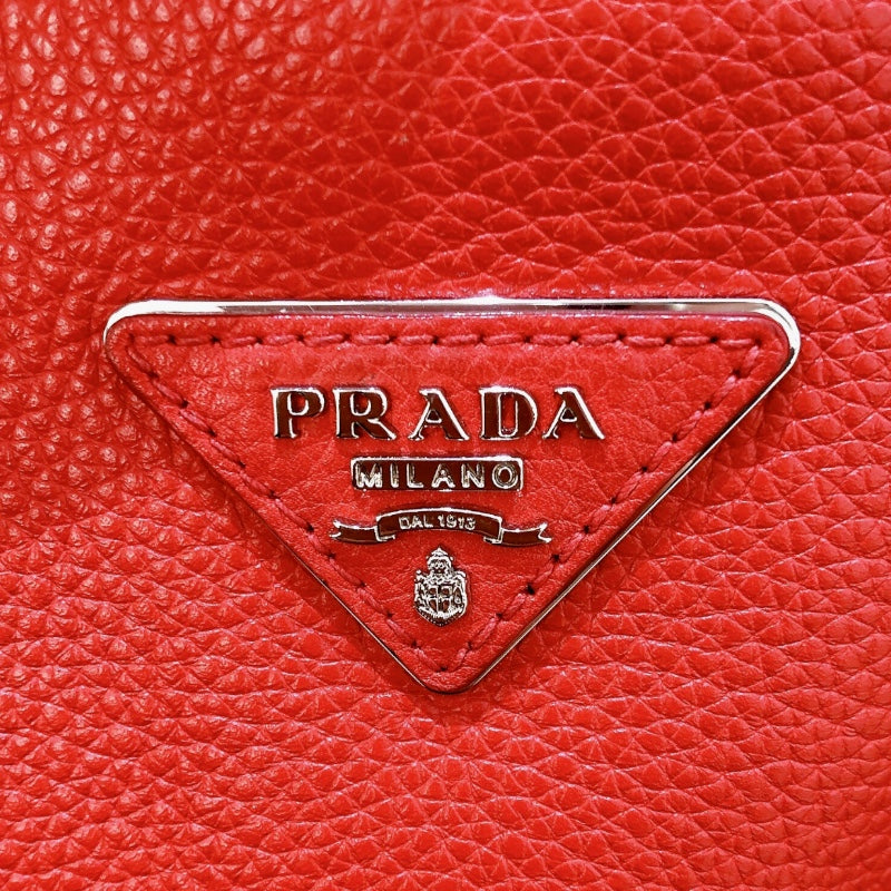 プラダ PRADA トライアングルロゴ ワンショルダー レッド シルバー レザー レディース ハンドバッグ | 中古ブランドリユースショップ  OKURA(おお蔵)