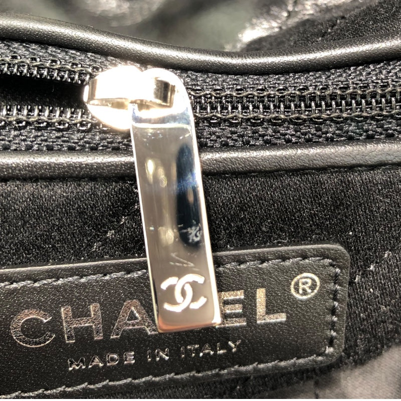 シャネル CHANEL CHANEL22　スモールバッグ ブラック シャイニーカーフスキン レディース ハンドバッグ