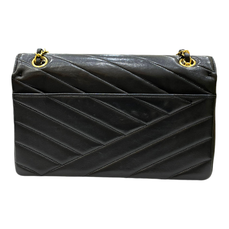 ジャンク品　金具無し　シャネル　バッグ型　パーツのみ　ピンバッジ CHANEL シャネル バッグ マトラッセ レディース ブランド