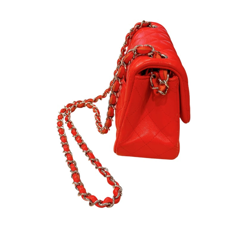 CHANEL シャネル ミニマトラッセ ショルダー　赤 CHANEL シャネル ミニマトラッセ チェーンショルダー キャビアスキン
