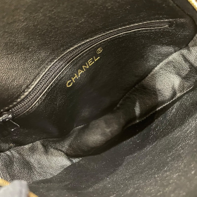 シャネル CHANEL マトラッセ　スクエアショルダーバッグ ブラック ゴールド金具 スウェード レディース ショルダーバッグ