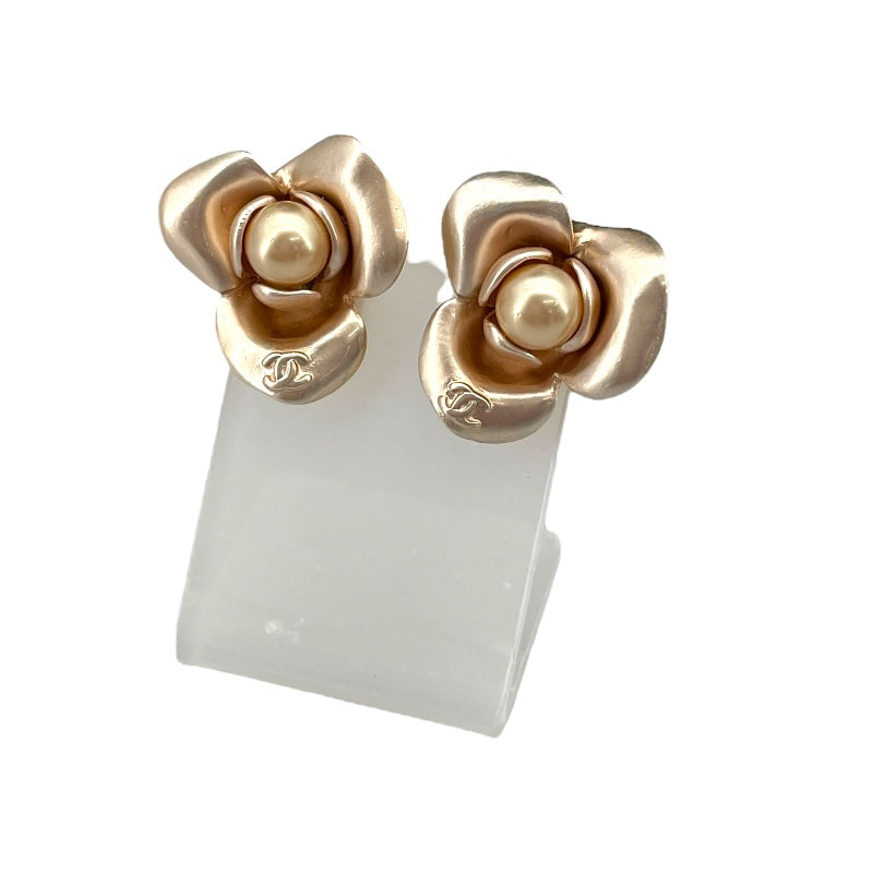 シャネル CHANEL ココマーク カメリア イヤリング ピンク メタル/フェイクパール アクセサリー