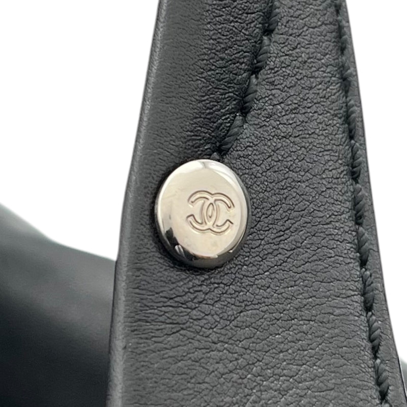 シャネル CHANEL Vステッチ ココマーク ハンドバッグ 11番台 ブラック シルバー金具 カーフレザー レディース ハンドバッグ