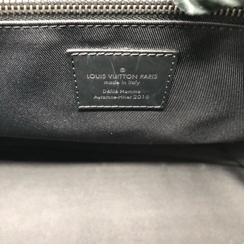 ルイ・ヴィトン LOUIS VUITTON メッセンジャー ヴォワヤージュMM M43276 ブラック モノグラム・エクリプス メンズ ショルダーバッグ