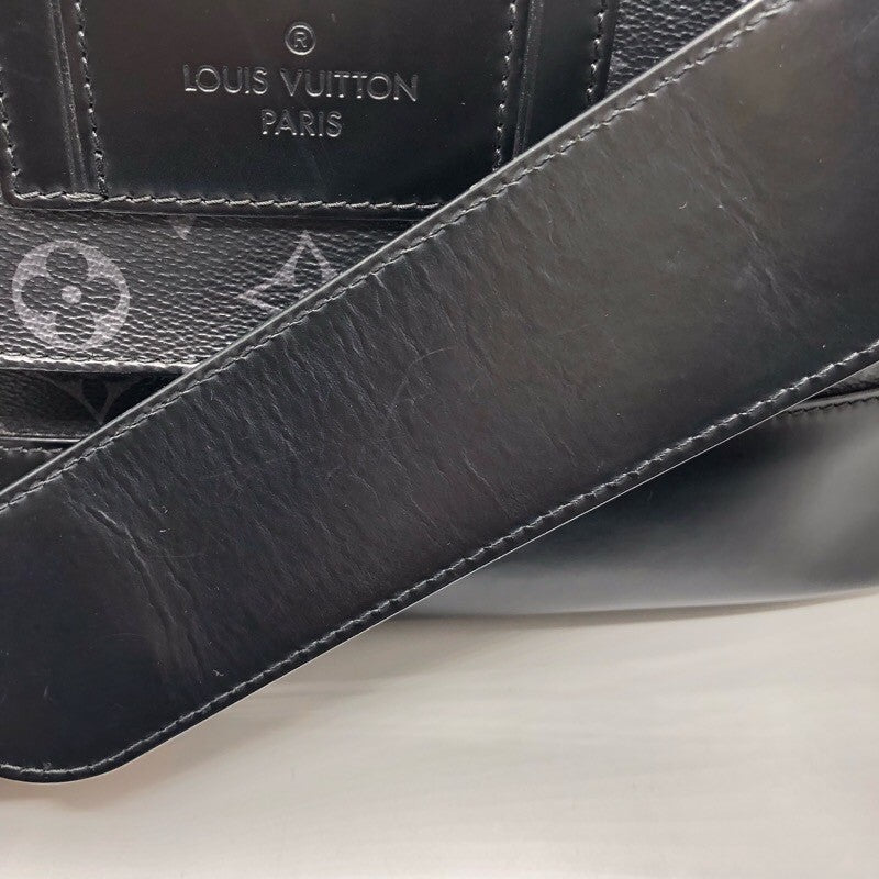 ルイ・ヴィトン LOUIS VUITTON メッセンジャー ヴォワヤージュMM M43276 ブラック モノグラム・エクリプス メンズ ショルダーバッグ