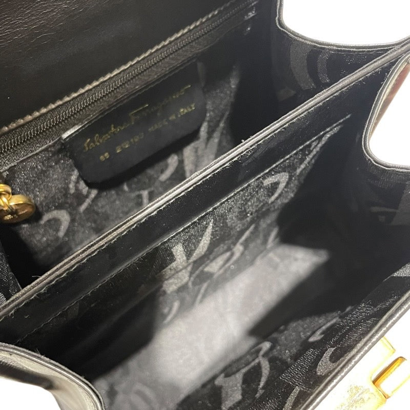 サルヴァトーレ・フェラガモ Salvatore Ferragamo ガンチーニトップハンドル ブラック ゴールド金具 ボックスカーフ レディ |  中古ブランドリユースショップ OKURA(おお蔵)