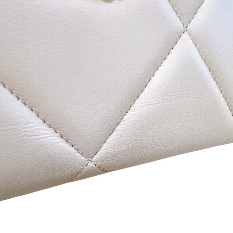 シャネル CHANEL シャネル19ウォレット AP1063 ベージュ　ゴールド金具 ラムスキン レディース 長財布
