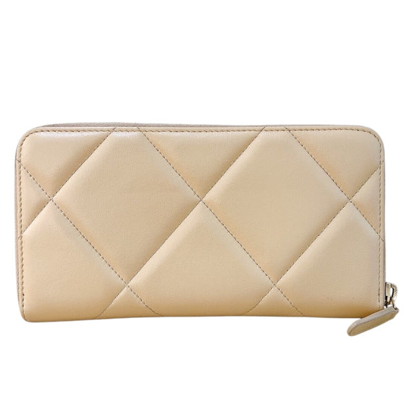 シャネル CHANEL シャネル19ウォレット AP1063 ベージュ　ゴールド金具 ラムスキン レディース 長財布