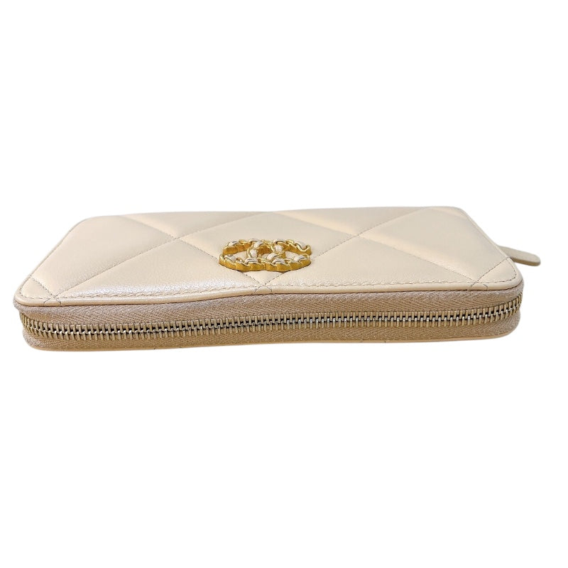シャネル CHANEL シャネル19ウォレット AP1063 ベージュ　ゴールド金具 ラムスキン レディース 長財布