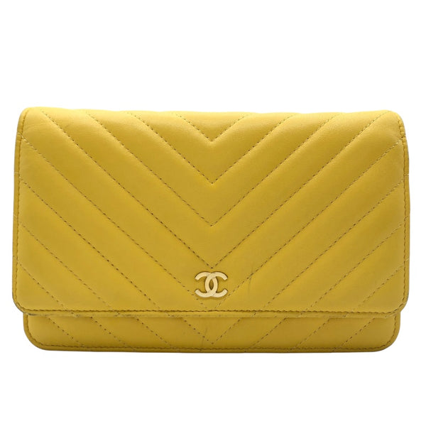 シャネル CHANEL Vステッチシェブロンウォレット AP0250 イエロー　GD金具 ラムスキン レディース ショルダーバッグ