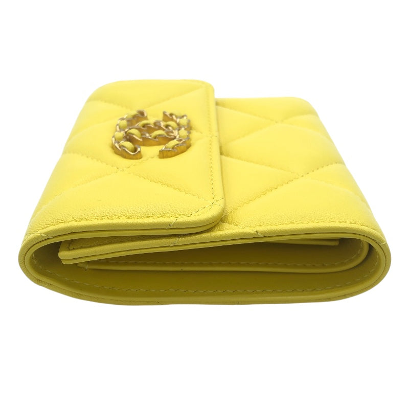 シャネル CHANEL シャネル19 ウォレット AP2809 イエロー GD金具