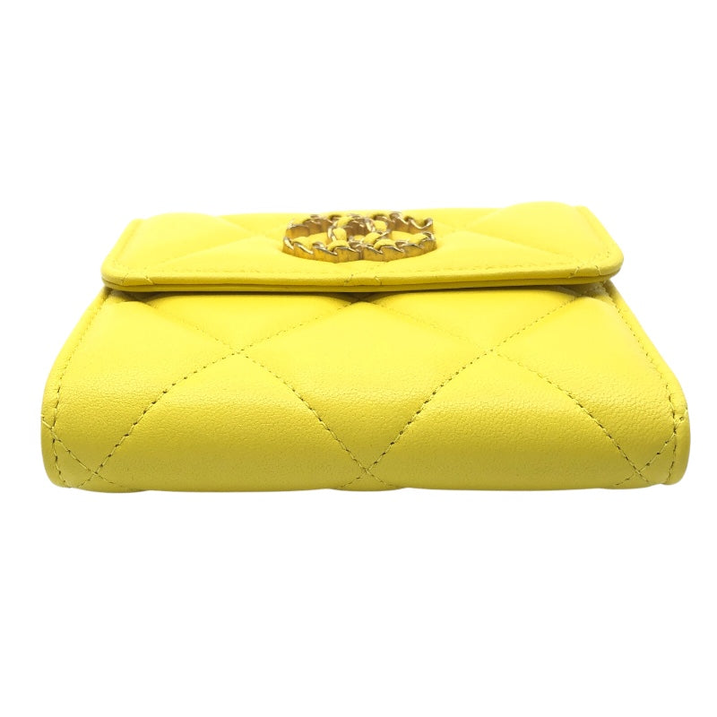 シャネル CHANEL シャネル19 ウォレット AP2809 イエロー GD金具