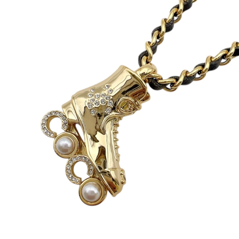 シャネル CHANEL ローラースケート　ネックレス ゴールド/ブラック メタル/レザー アクセサリー