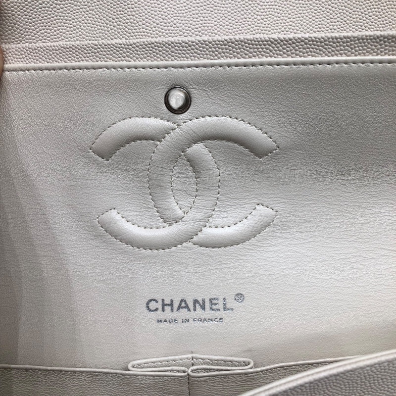 シャネル CHANEL マトラッセ２５ クリーム レザー キャビアスキン ユニセックス ショルダーバッグ