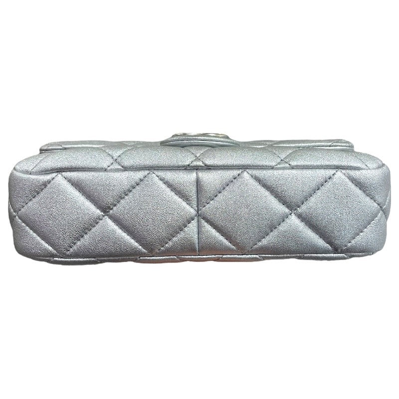 シャネル CHANEL マトラッセチェーンショルダ AS4599 シルバー　シルバー金具 メタリックラム ユニセックス ショルダーバッグ