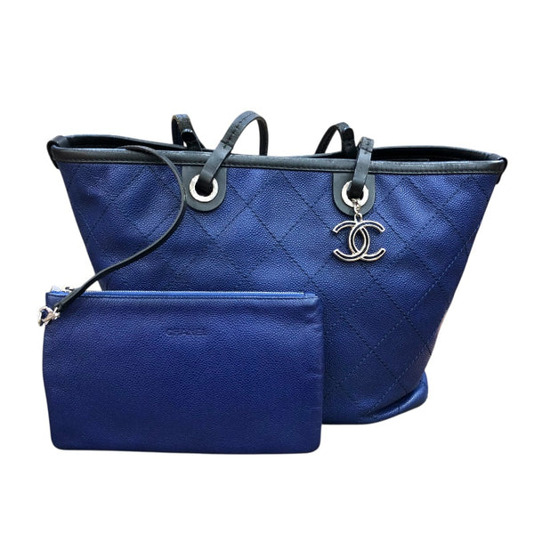 シャネル CHANEL オンザロード　ワイルドステッチ トートバッグ A92211 ネイビー　SV金具 キャビアスキン ユニセックス トートバッグ