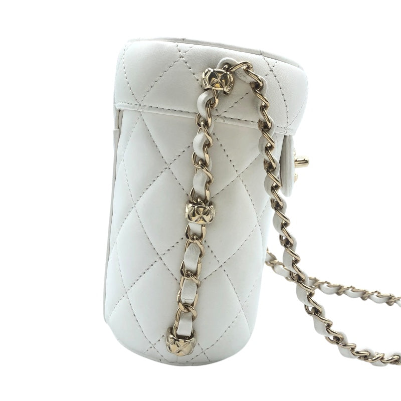 CHANEL ボディバッグ ホワイト CHANEL（シャネル） （未使用 展示品）シャネル マトラッセ チェーン