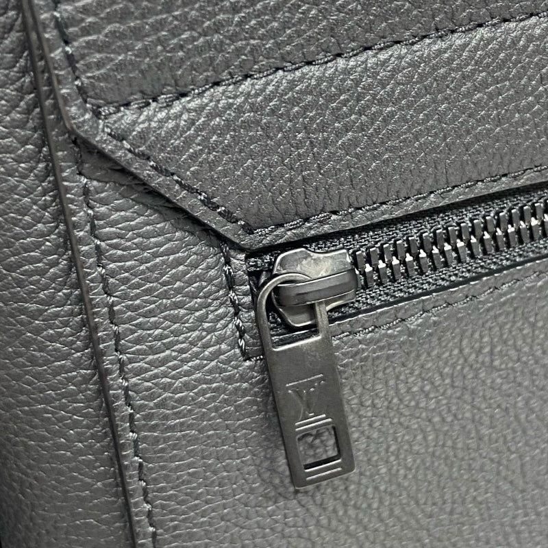 ルイ・ヴィトン LOUIS VUITTON テイクオフ・メッセンジャー M57080 ノワール LVアエログラム メンズ メッセンジャーバッグ