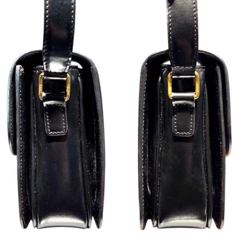 セリーヌ CELINE トリオンフショルダーバッグ ブラック ゴールド金具  
