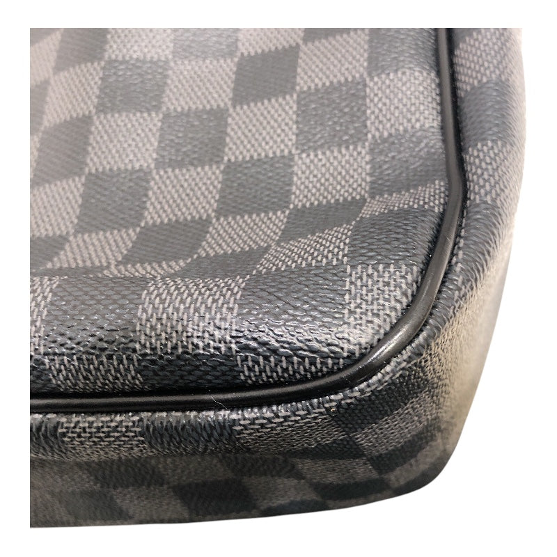 ルイ・ヴィトン LOUIS VUITTON ダニエルMM N58029 ダミエ・グラフィット PVC メンズ ショルダーバッグ