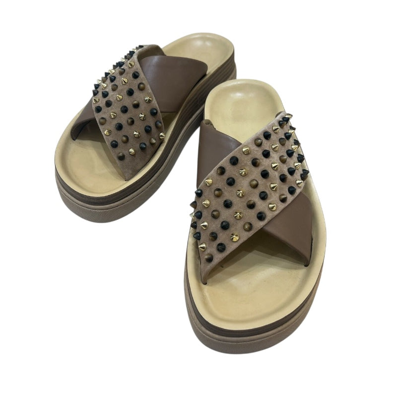クリスチャン・ルブタン Christian louboutin HABIB スタッズ クロスサンダル ベージュ レザー メンズ サンダル