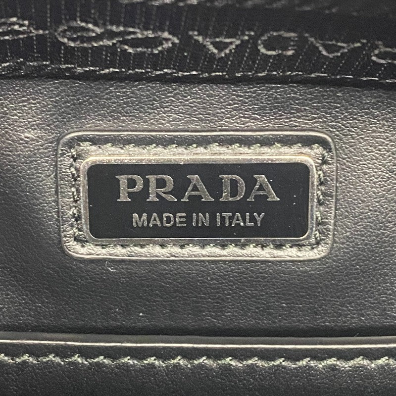 PRADA スタッズ付きショルダーバッグ 保証書•レシート付属 PRADA☆スタッズ付きレザーショルダーバック♪ 1BD147 (PRADA