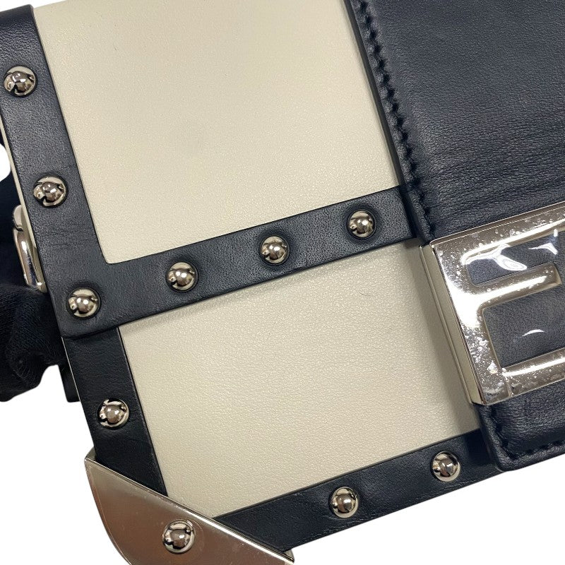 フェンディ FENDI バゲットトランクミニ 7VA507 ホワイト×ブラック カーフ レディース ショルダーバッグ