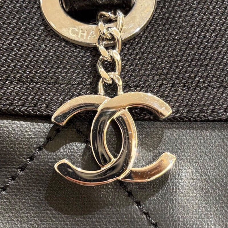 シャネル CHANEL パリビアリッツトートPM A34208 ブラック コーティングキャンバス レディース トートバッグ