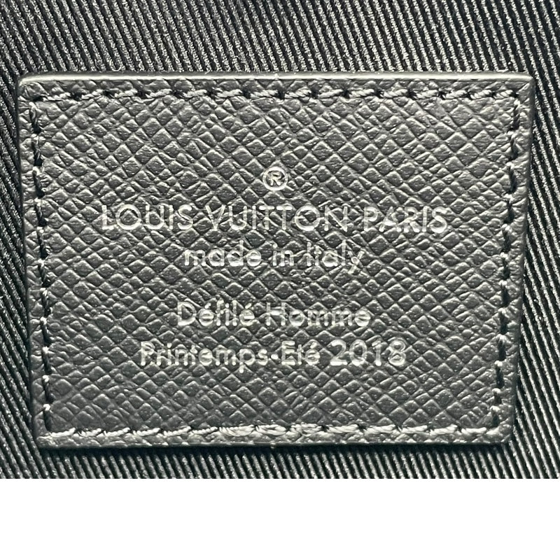 ルイ・ヴィトン LOUIS VUITTON カバライト用ポーチ ブラック タイガ メンズ ポーチ