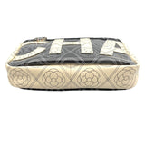 シャネル CHANEL カメリアショルダー A57273 25番台 ブラック×ベージュ キャンバス/ビニール レディース ショルダーバッグ