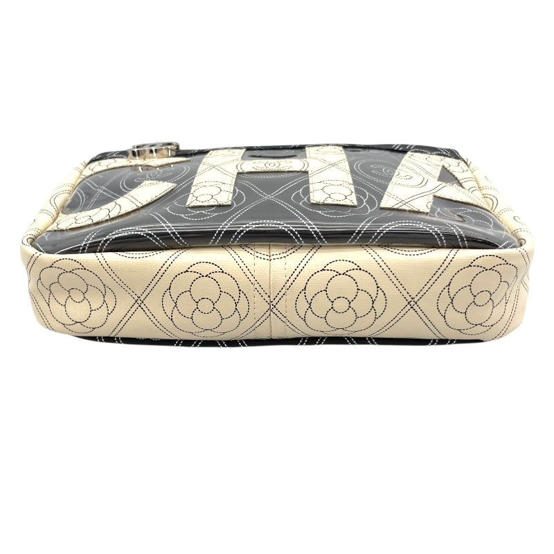 シャネル CHANEL カメリアショルダー A57273 25番台 ブラック×ベージュ キャンバス/ビニール レディース ショルダーバッグ