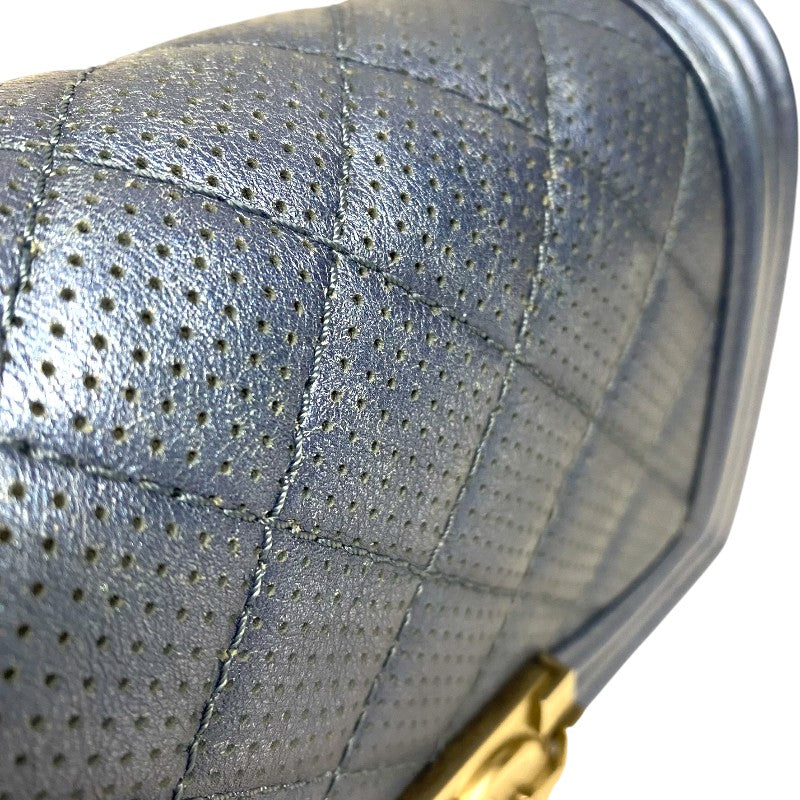 シャネル CHANEL ボーイシャネル20 A67085 20番台 ブルー シルバー金具 パンチングカーフ レディース ショルダーバッグ